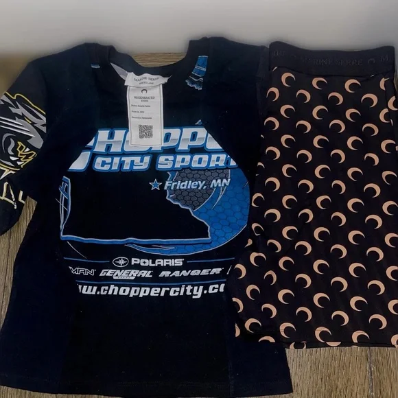 Top: Black Paneled Crescent Moon-printed T-shirt and Moon Fitted Yoga Shorts - Picture 2 of 5